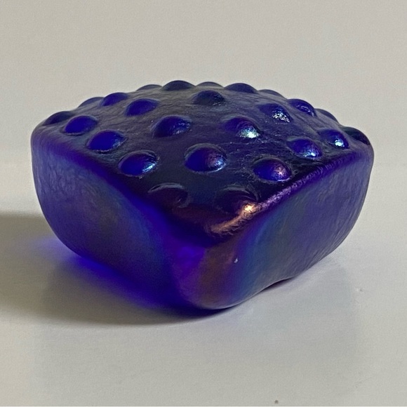 Robert Held Art Glass Heart Iridescent Paperweight 2.5” Blue Mint condition EUC - Picture 8 of 12